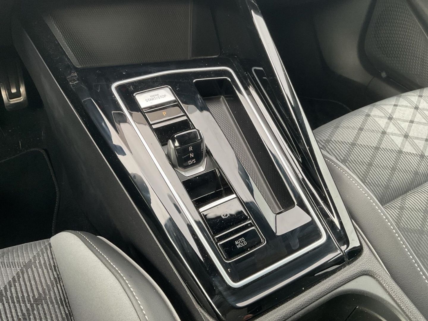 Volkswagen Golf Variant 8 VIII R-Line 1.5 eTSI - Samsaru's Car Outlet