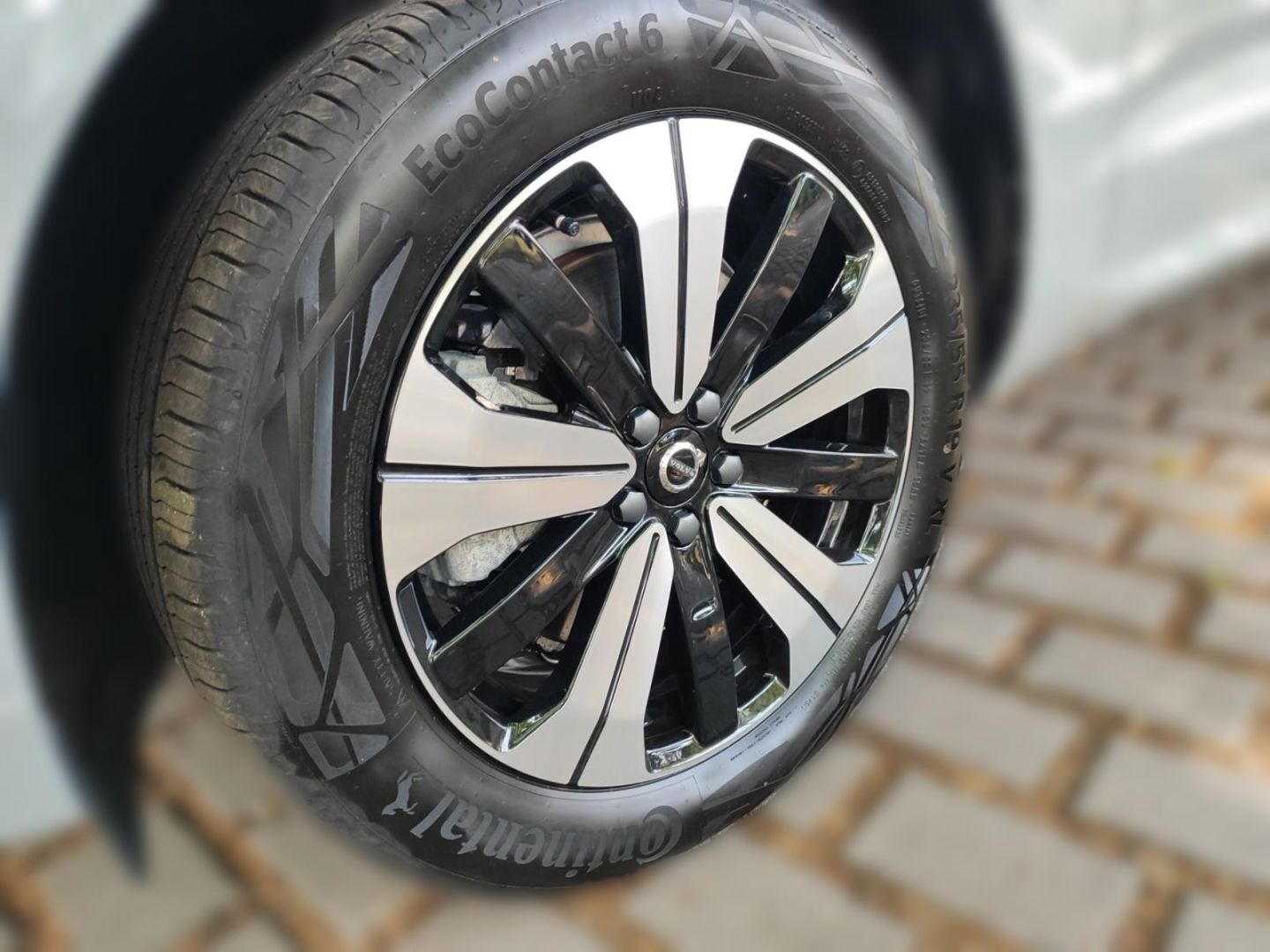 Volvo XC60 Recharge T6 AWD Plug-In-Hybrid Plus Dark Ha