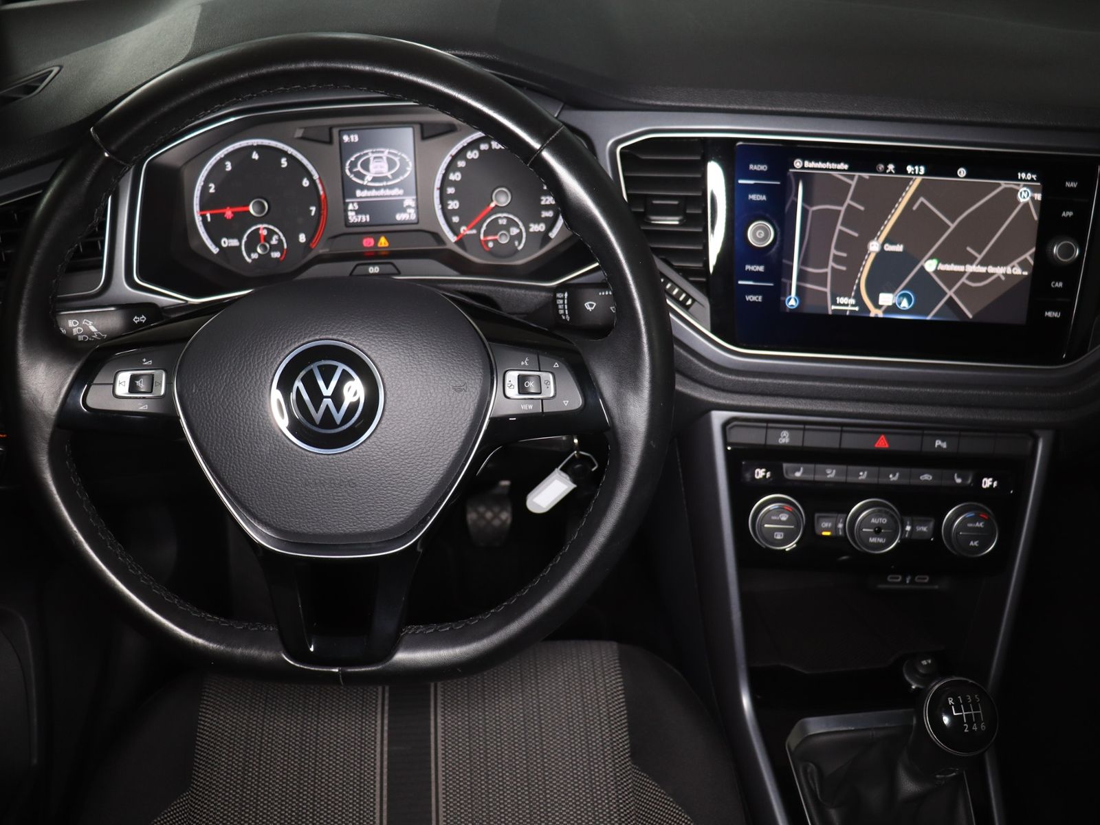 Volkswagen T-Roc Style 1.0TSI - Samsaru's Car Outlet