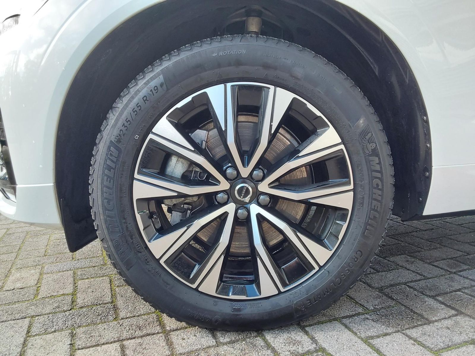 Volvo XC60 B4 D AWD Plus Dark AHK/ACC/LED/SHZ/PDC/N...