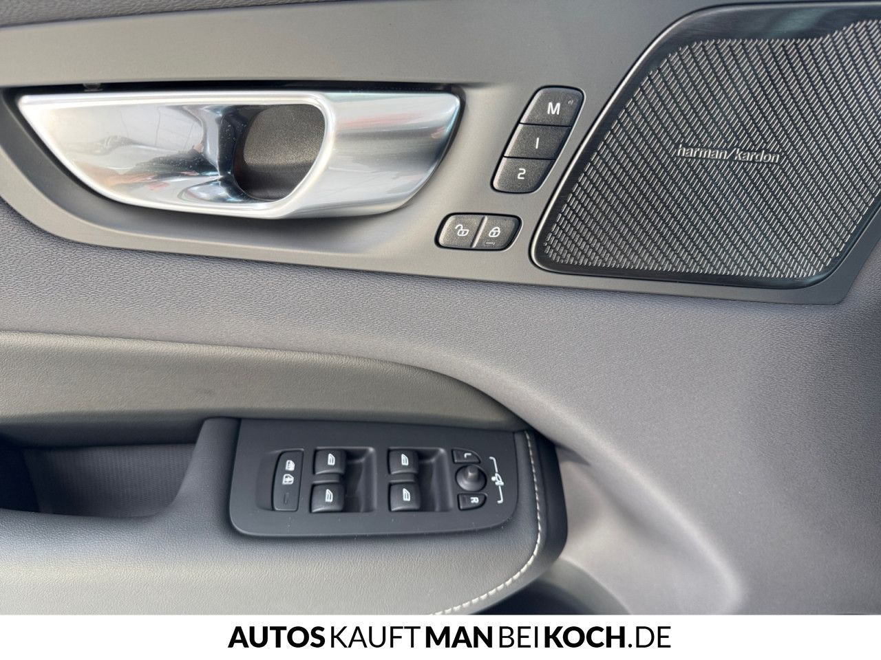 Volvo XC60 T6 Plug-In AWD - Samsaru's Car Outlet
