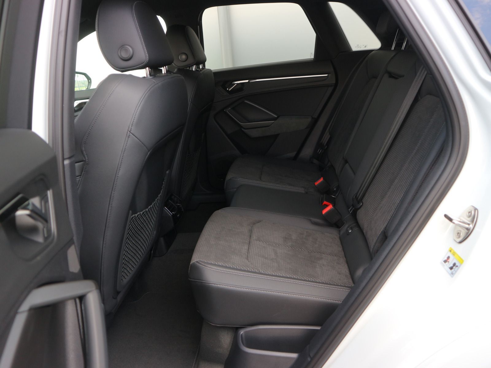 Audi Q3 S line 40 TDI quattro - Samsaru's Car Outlet
