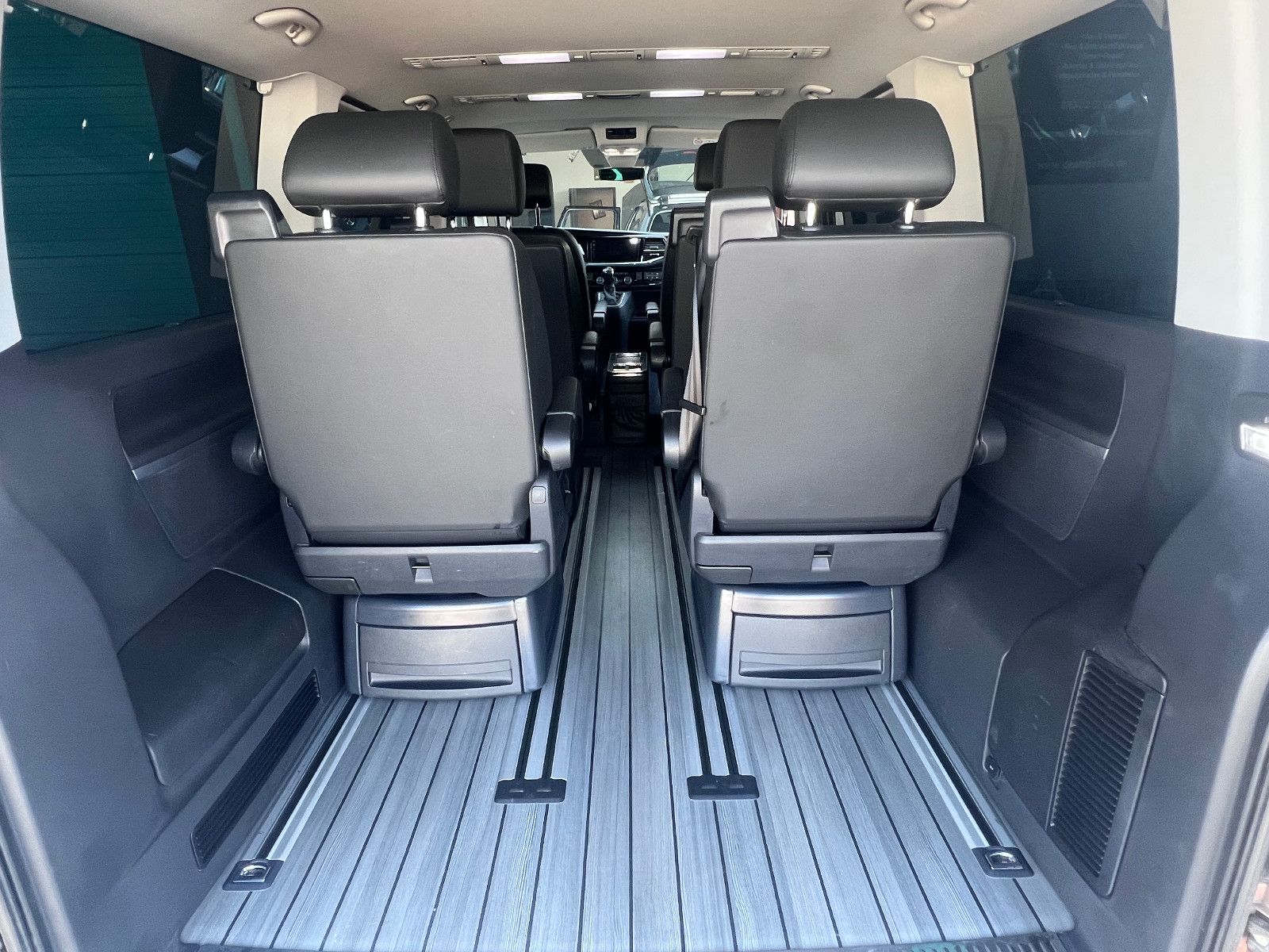 Volkswagen T6.1 Multivan Highline 4Motion - Samsaru's Car Outlet