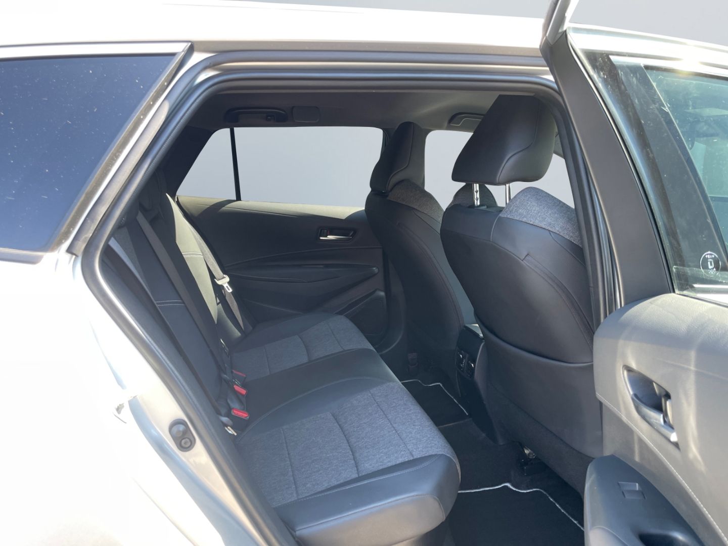 Toyota Corolla 1.8 Hybrid Team D *Technik-Paket*CAM*SHZ
