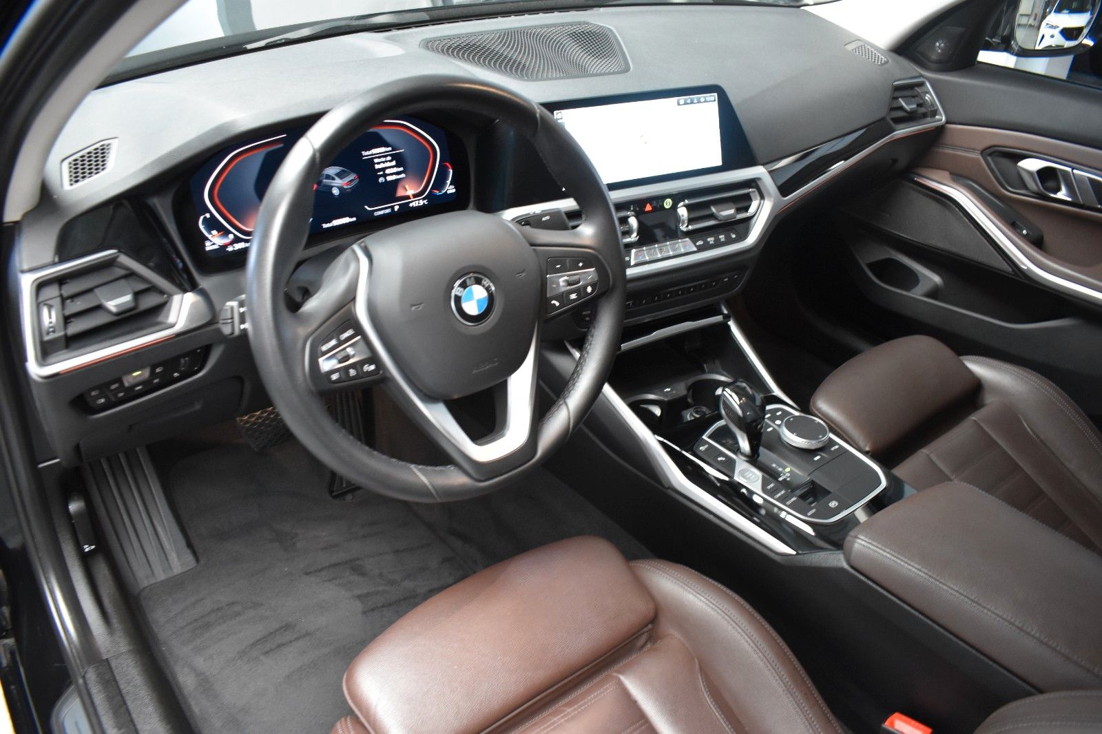 BMW 320 d SPORT LINE - Samsaru's Car Outlet