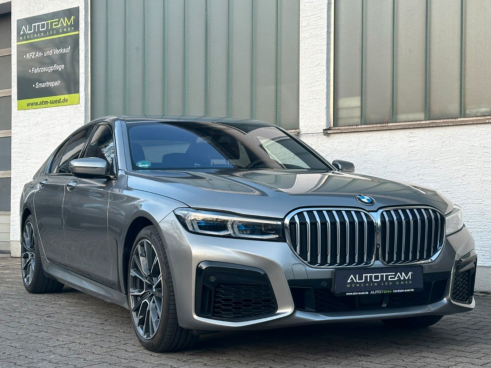 BMW 750i xDrive*M Sport*20 Zoll*Massage*Std Hzg*H/K*
