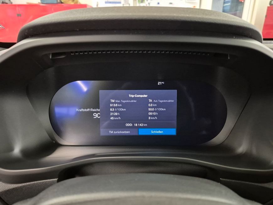 Volvo XC40 B3 Plus Dark - Samsaru's Car Outlet