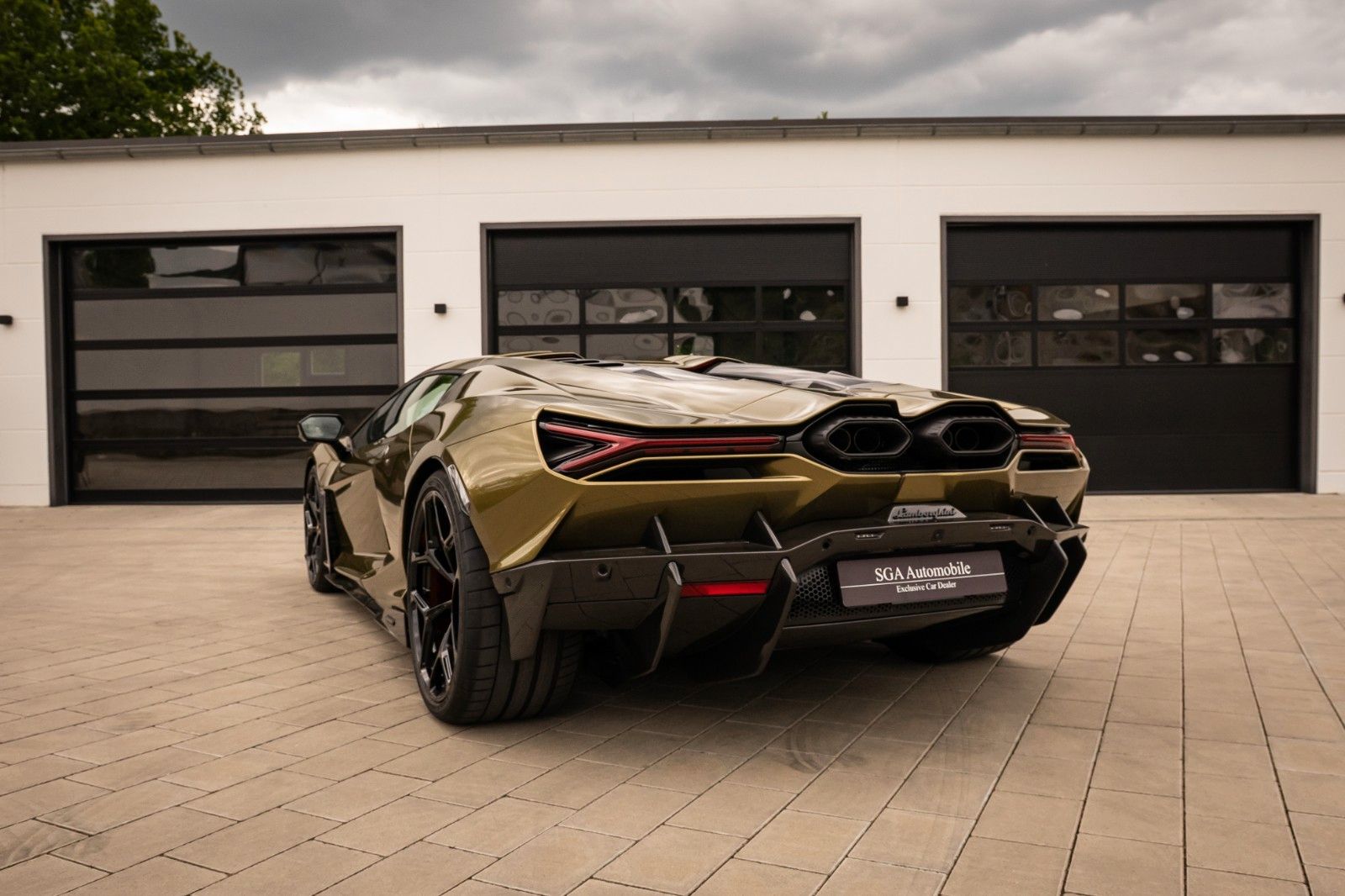 Lamborghini REVUELTO - Samsaru's Car Outlet