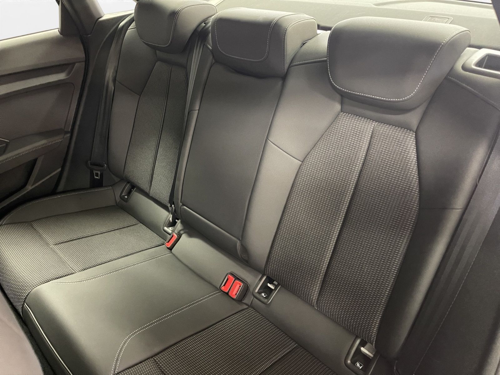 Audi A3 Limousine 35 TDI S line LED LM 18" Navi RFK T