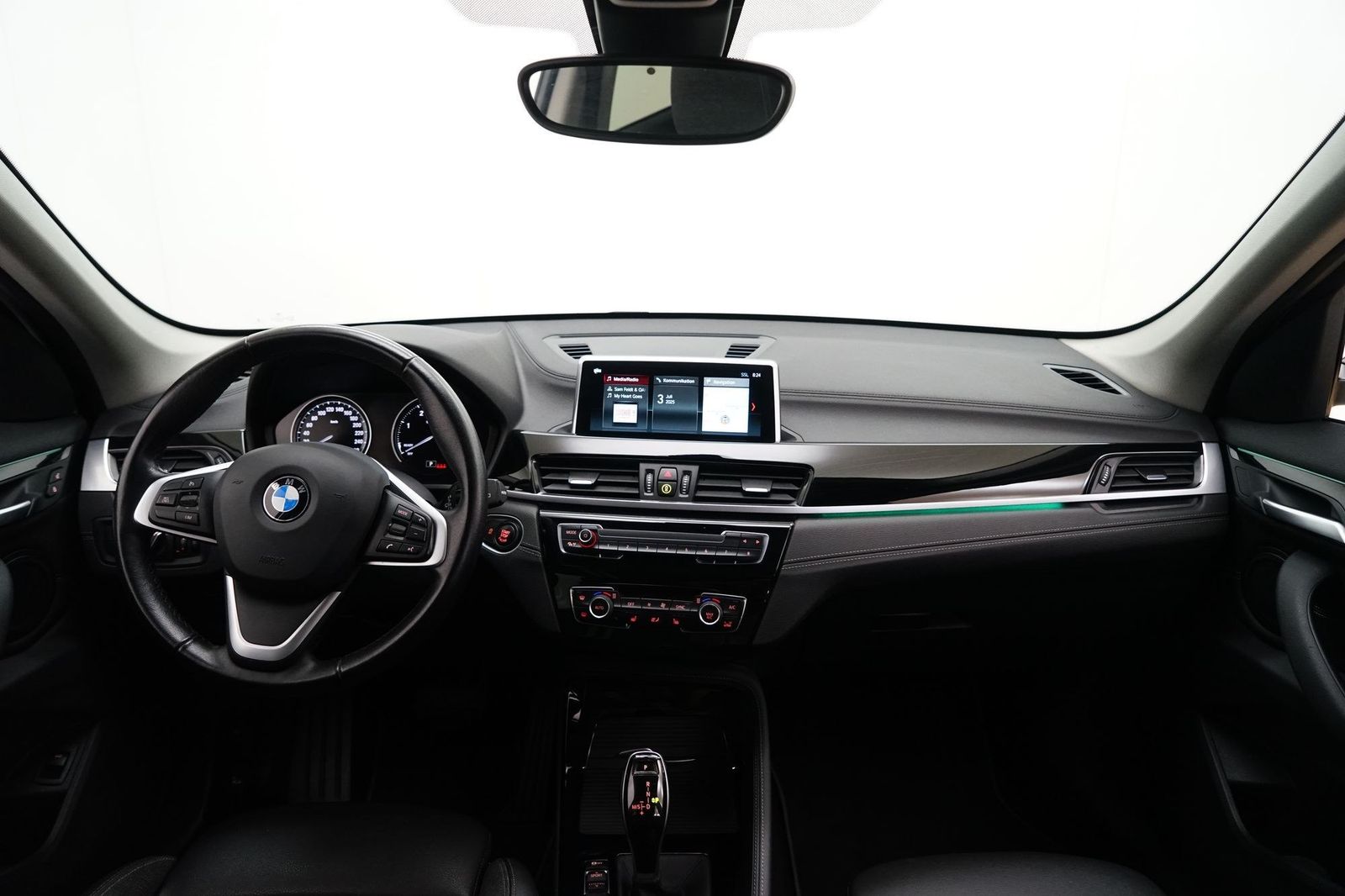 BMW X1 xDrive18d Sport Line - Samsaru's Car Outlet