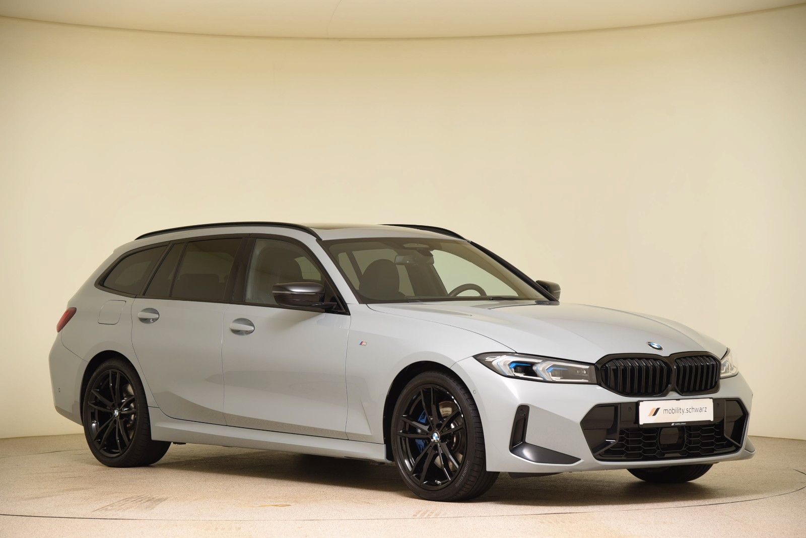 BMW 320d Touring xDrive M Sport ACC Pano H&K LED