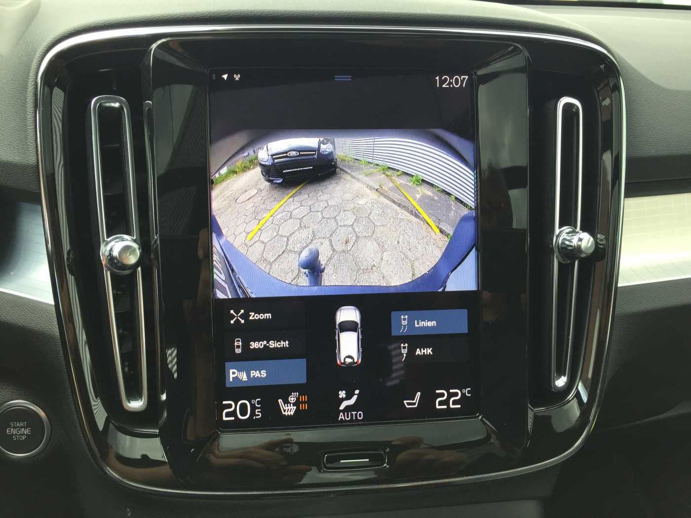 Volvo XC40 XC 40 T2 Plus Dark 2WD Panorama, AHK, GJR u