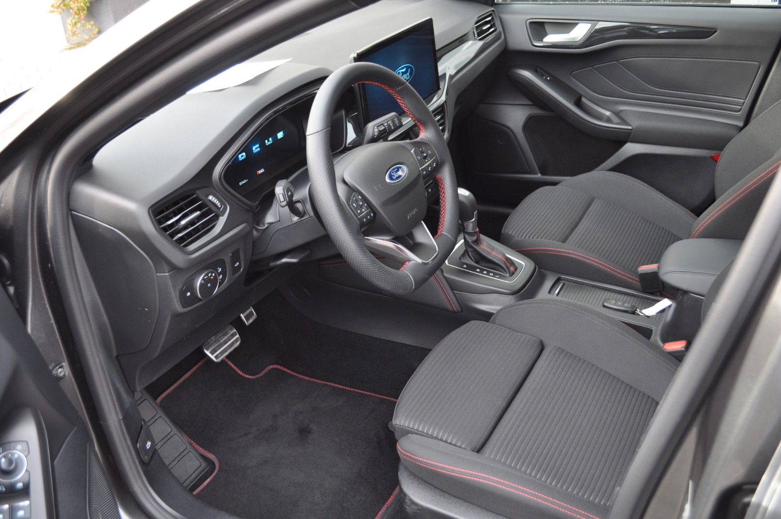 Ford Focus Turnier ST-LINE X/AUT/LED-MATRIX/PANODACH