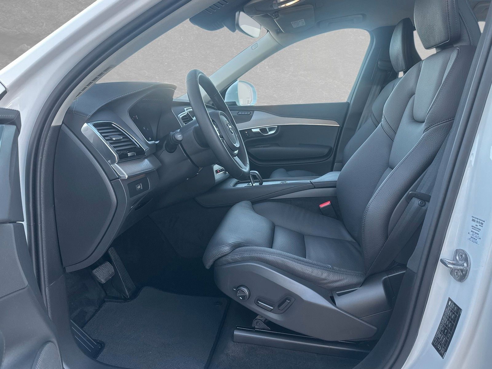 Volvo XC90 B5 AWD Mild-Hybrid Plus Bright 7-Sitzer AHK