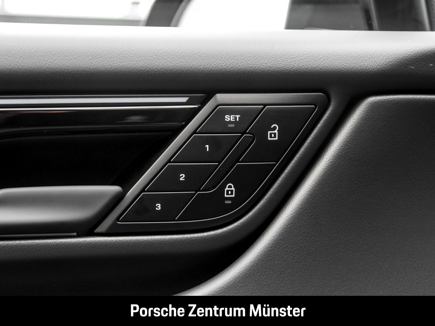 Porsche Macan 4 - Samsaru's Car Outlet