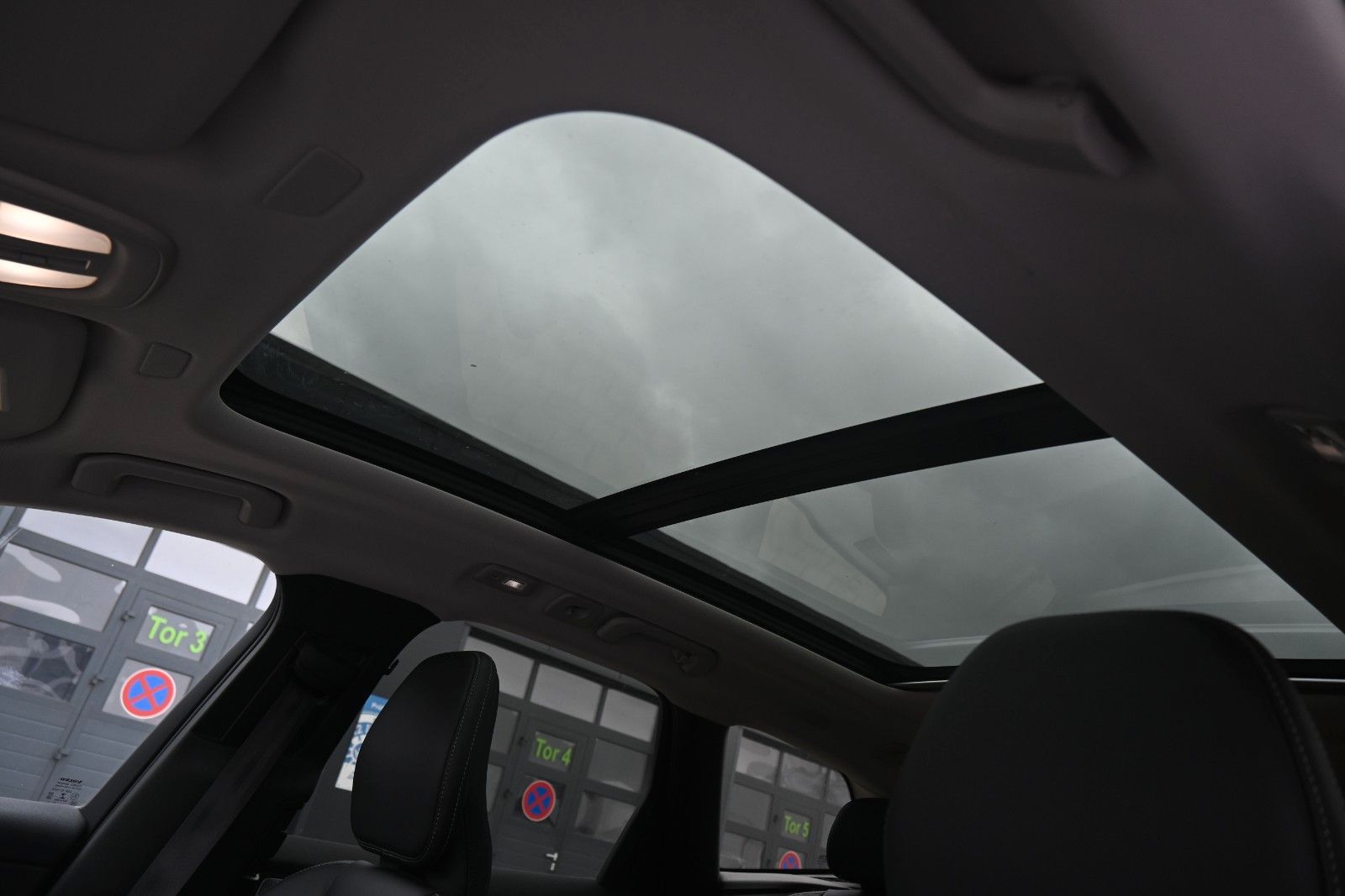 Volvo XC60 T8 PHEV Ultimate Dark*LUFT*360°*ACC*AHK*