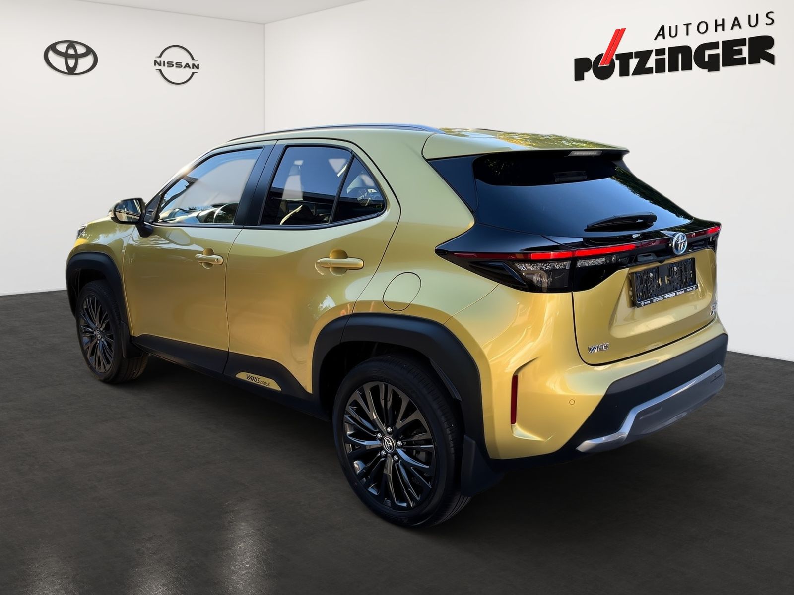 Toyota Yaris Cross 1.5Hybrid AWD-i Adventure,Matrix,HUD