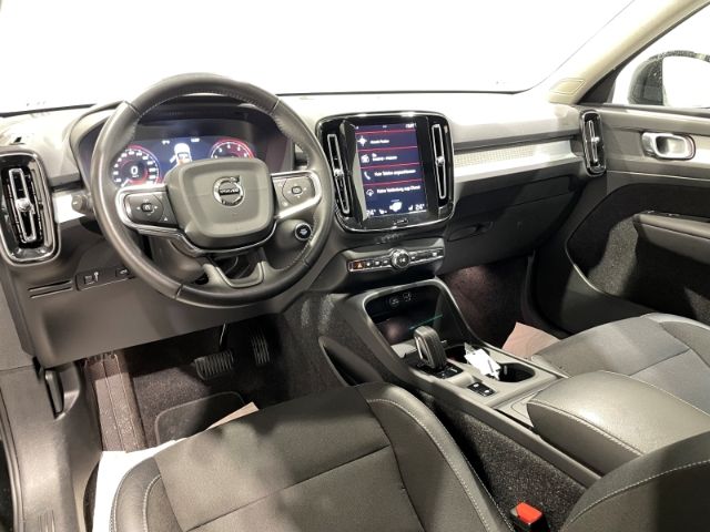 Volvo XC40 T3 Momentum Pro Automatik LED Navi Pano PDC