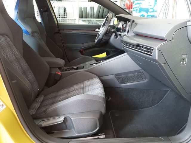 Volkswagen Golf GTE 1.4 eHybrid - Samsaru's Car Outlet