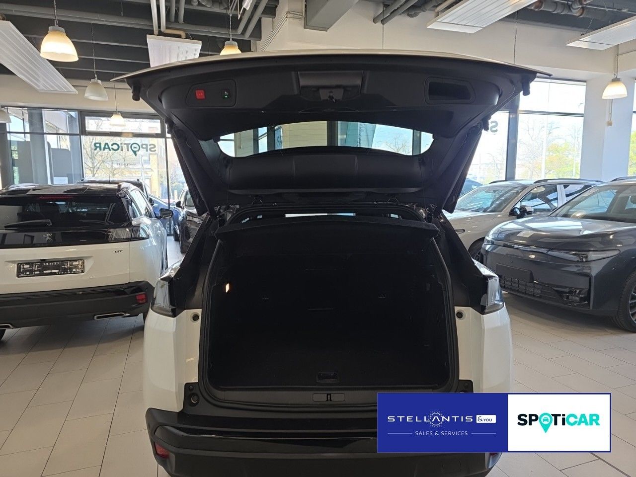 Peugeot 3008 Hybrid 225 GT PANODACH SHZ NAVI CAM