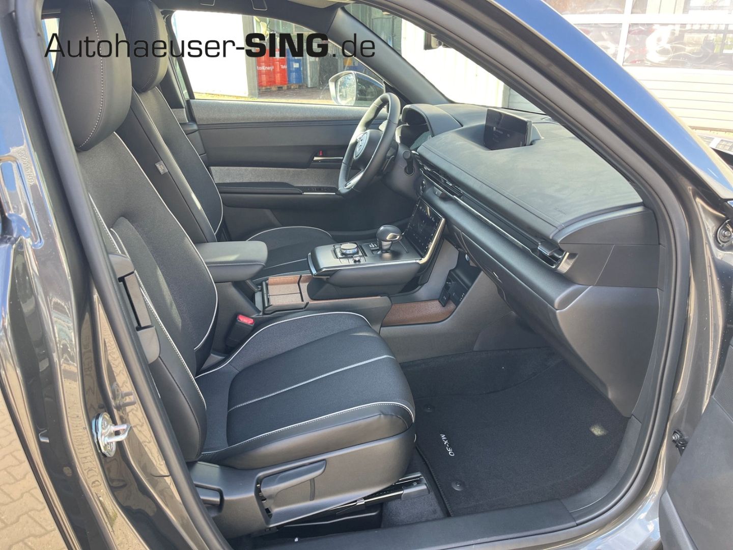 Mazda MX-30 REV Makoto BOSE 360°HeadUp Memory AppleCar