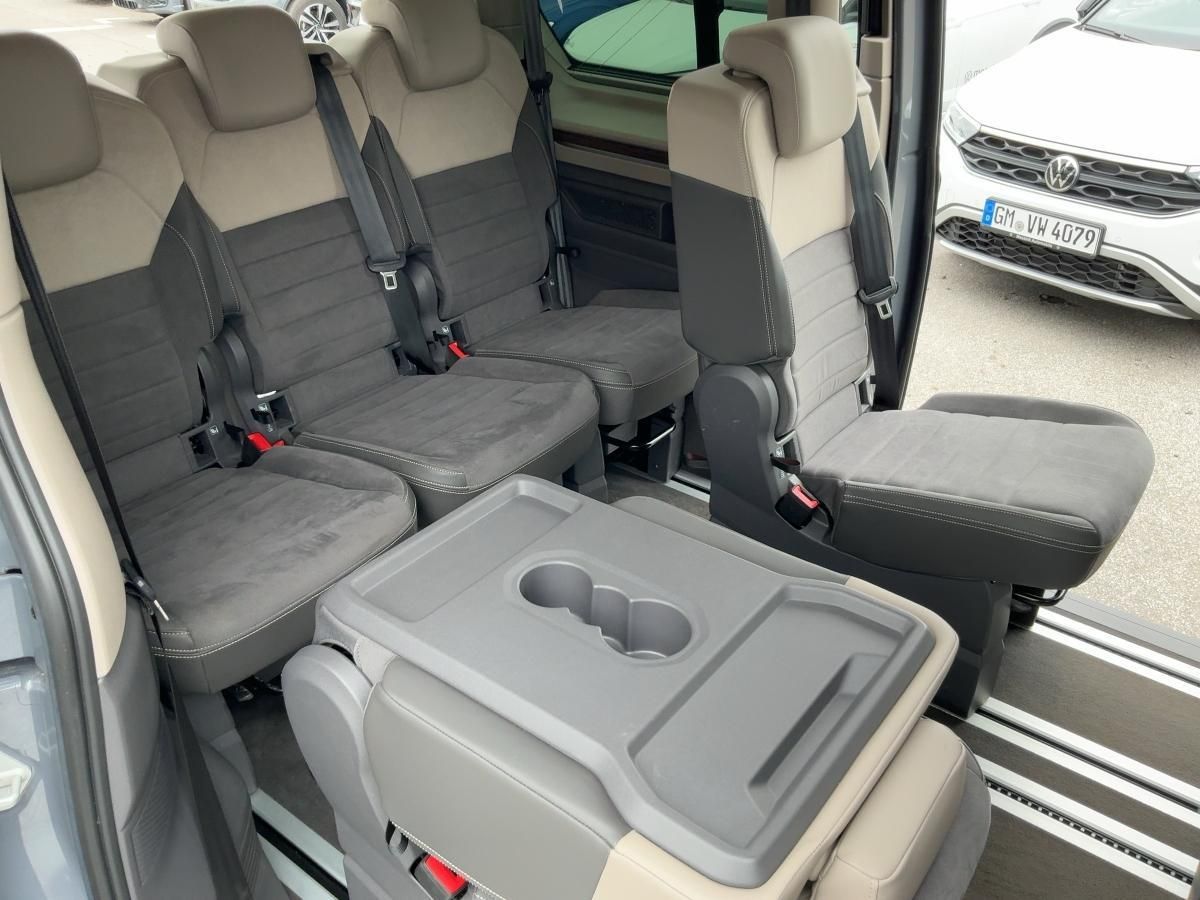 Volkswagen T7 Multivan 2.0 TSI Style - Samsaru's Car Outlet