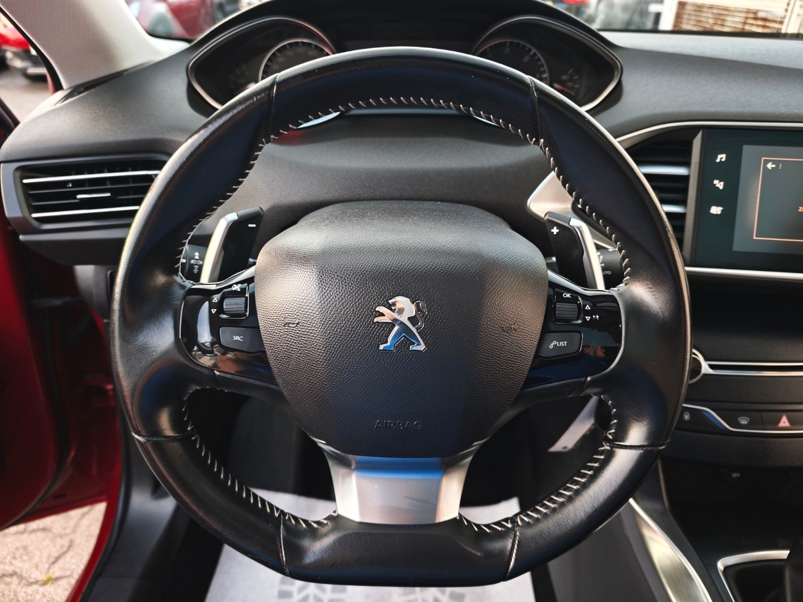 Peugeot 308 BlueHDi 130 EAT6 Allure - Samsaru's Car Outlet