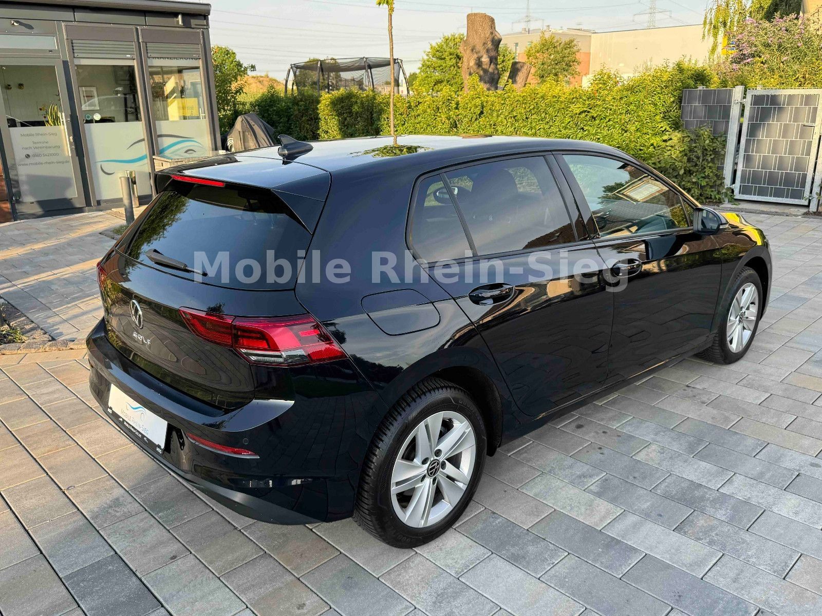 Volkswagen Golf 8 2.0 TDI Life - Samsaru's Car Outlet