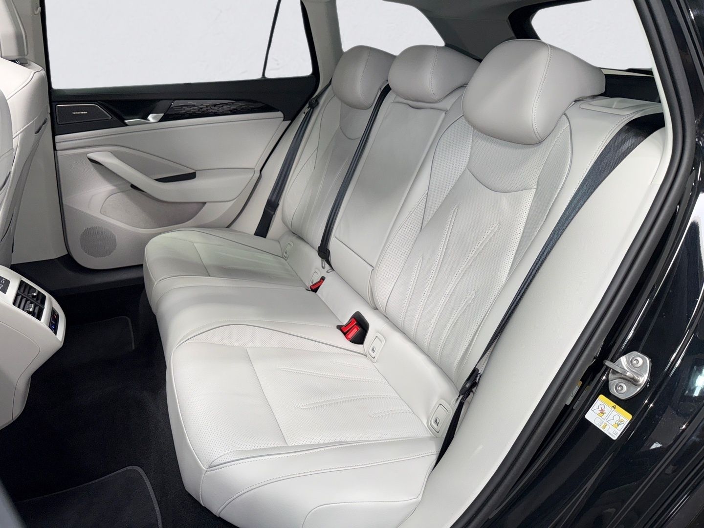 Volkswagen Passat Variant 1.5 eTSI eHybrid ELEGANCE MATRIX
