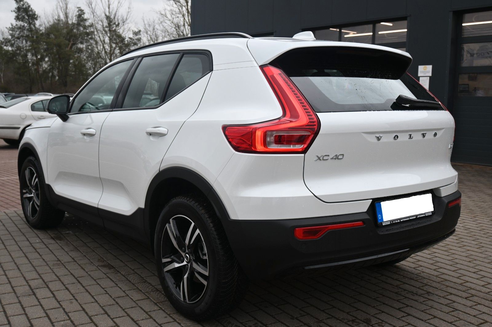 Volvo XC40 B3 DKG Plus Dark*FSHZG*H&K*BLIS*ACC*AHK