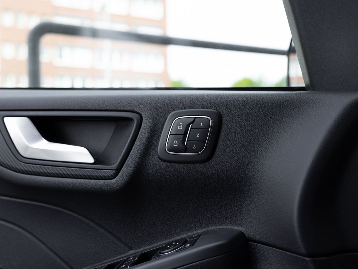 Ford Kuga ST-Line X 1.5 - Samsaru's Car Outlet