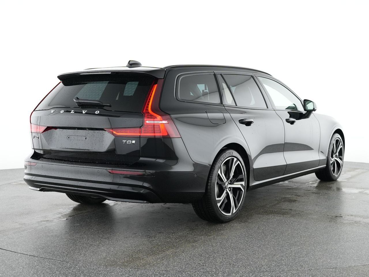 Volvo V60+T8+Recharge+AWD+GT+AHKsemi+Lenkradhzg+R-Kam+