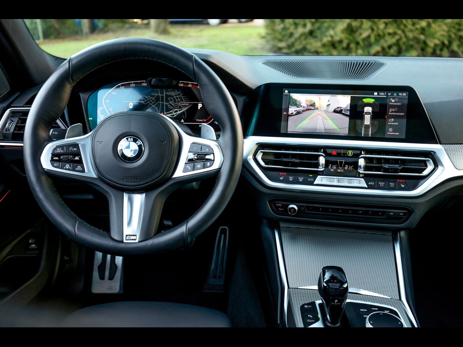 BMW 330 i Touring xDrive M Sport Shadow - Samsaru's Car Outlet