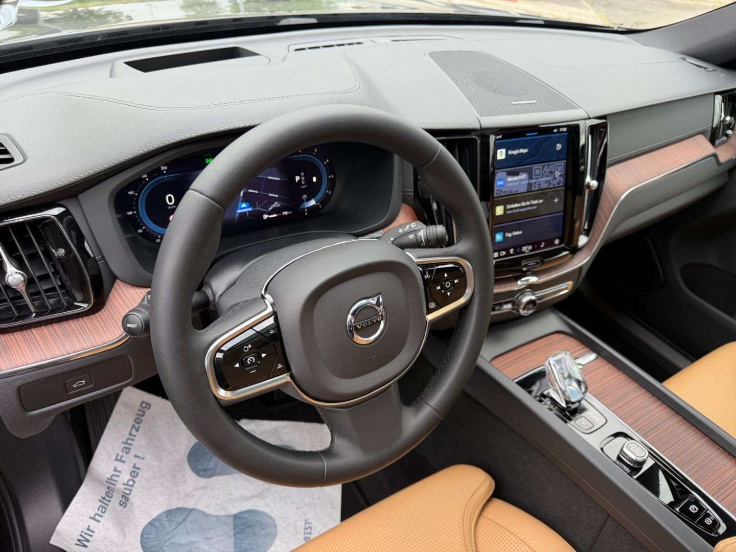 Volvo XC60 B5 Ultimate Dark AWD HUD  StandHZG H&K Luft