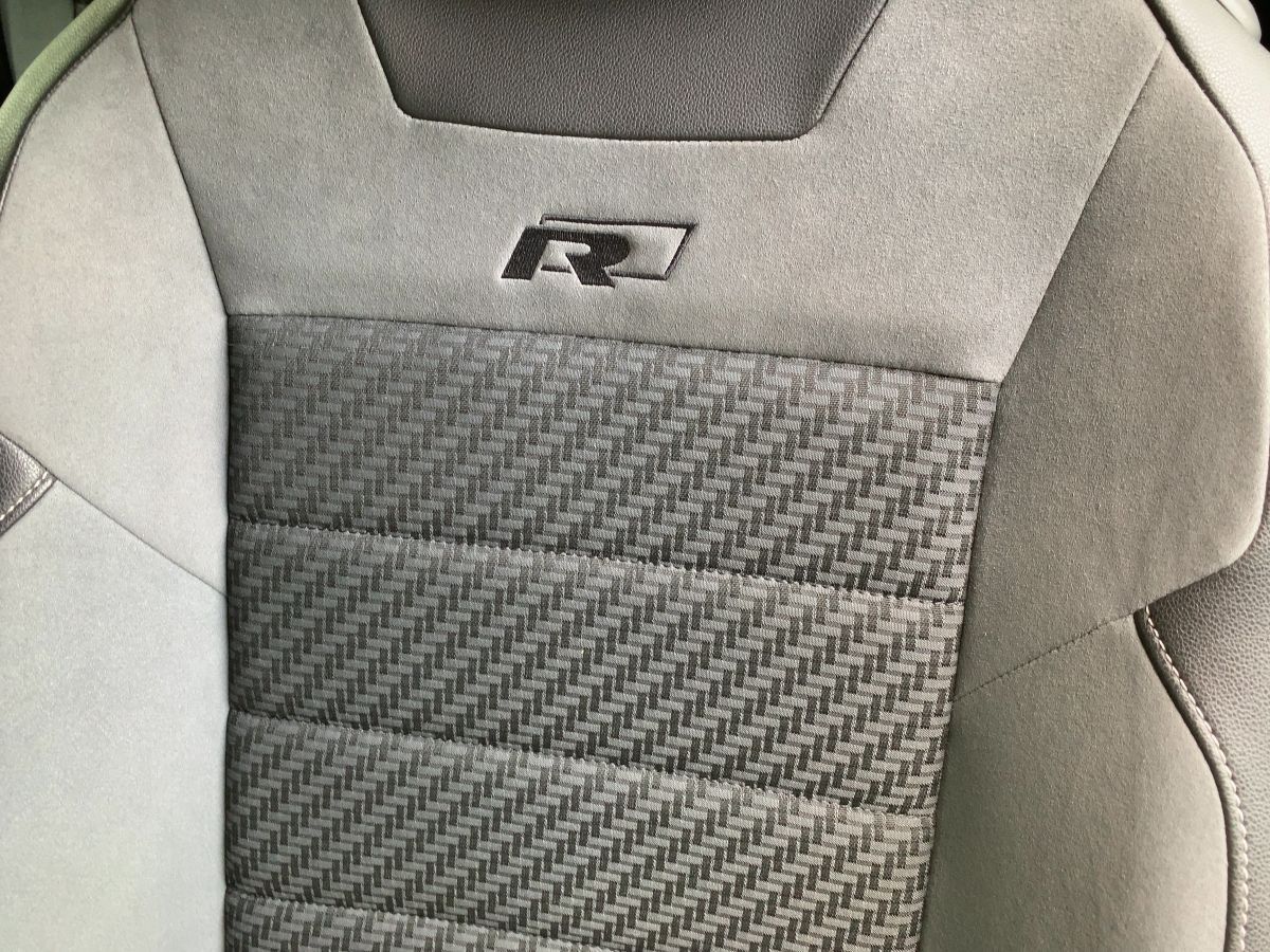 Volkswagen T-Roc 1.5 TSI R-LINE - Samsaru's Car Outlet