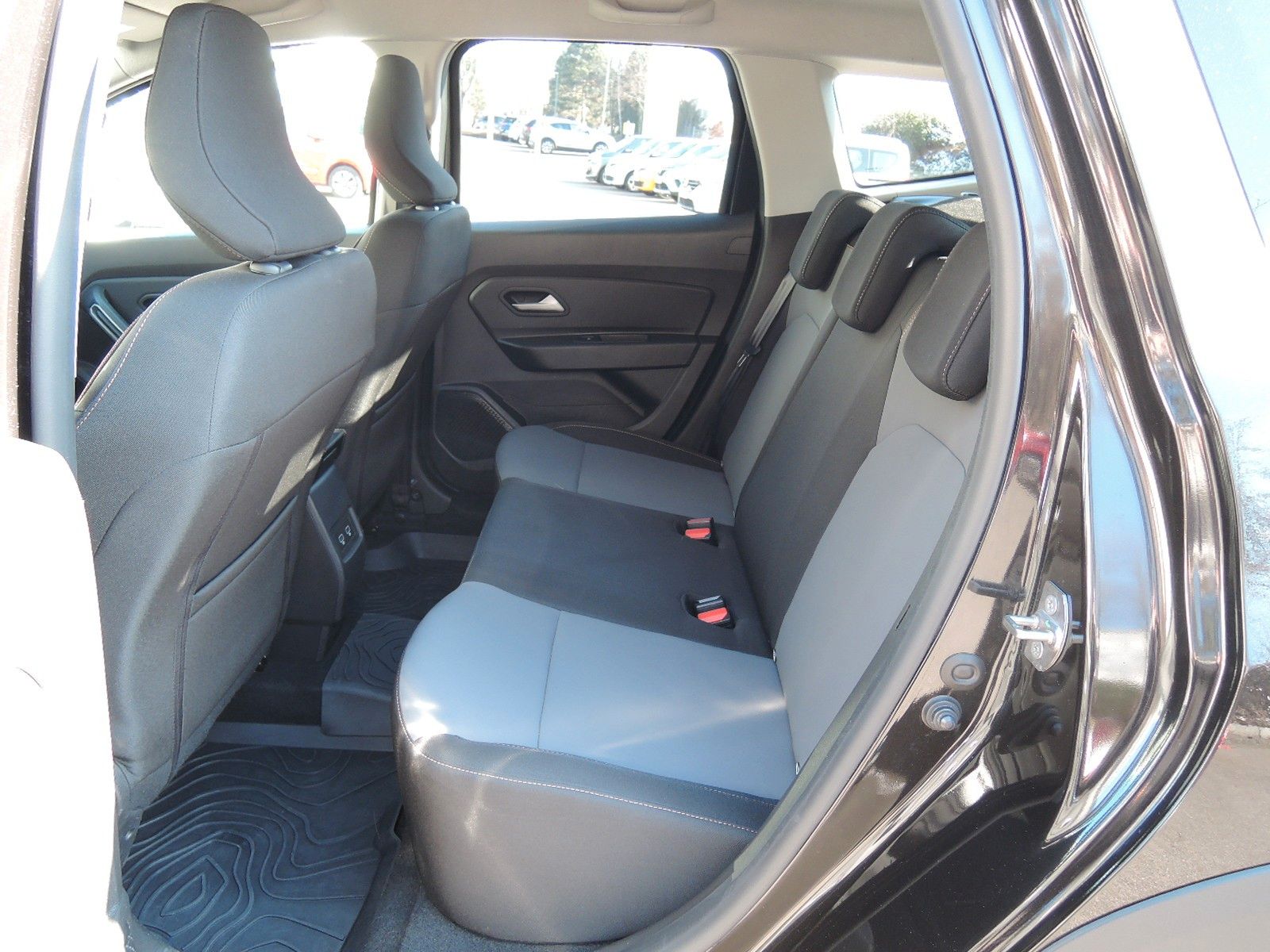 Dacia Duster TCe 150 4x4 Extreme - Samsaru's Car Outlet