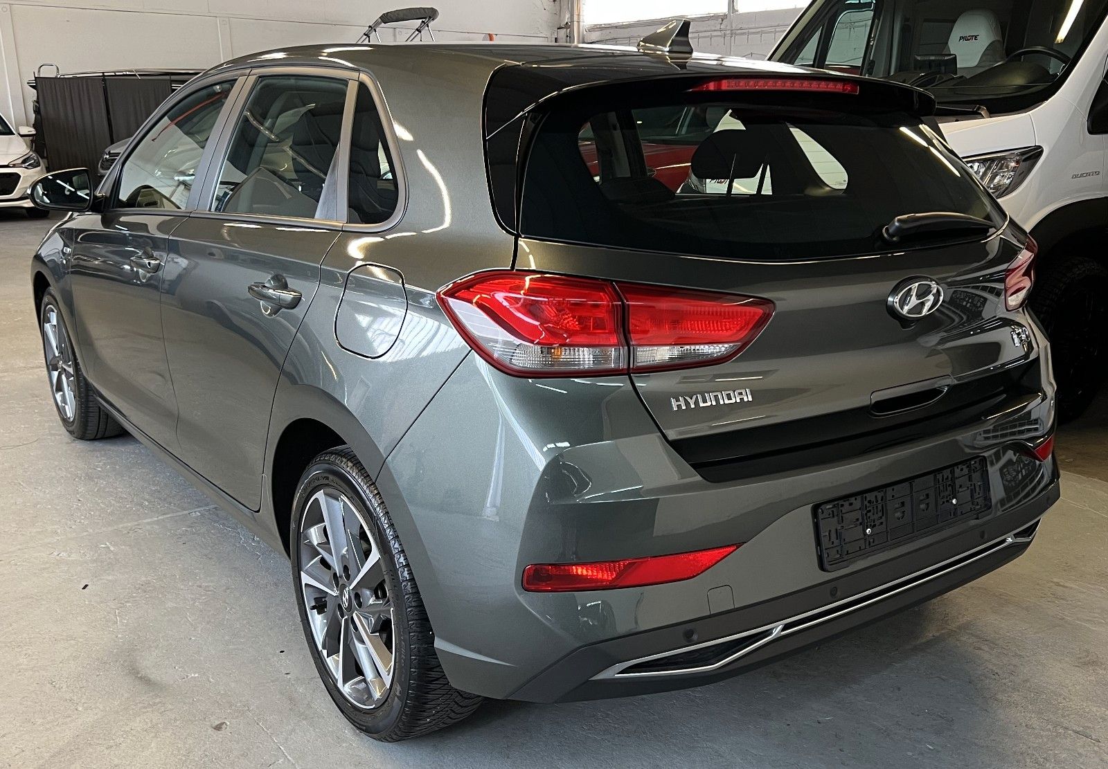 Hyundai i30 Trend T-GDI - Samsaru's Car Outlet
