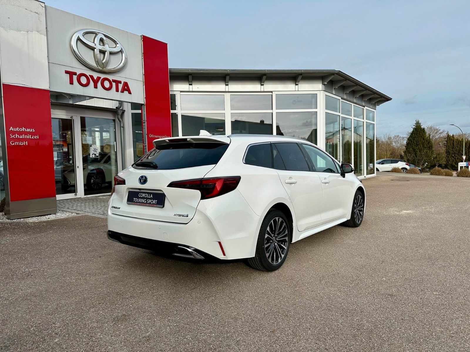 Toyota Corolla Touring Sp. Team D Hybrid 2023 - Samsaru's Car Outlet