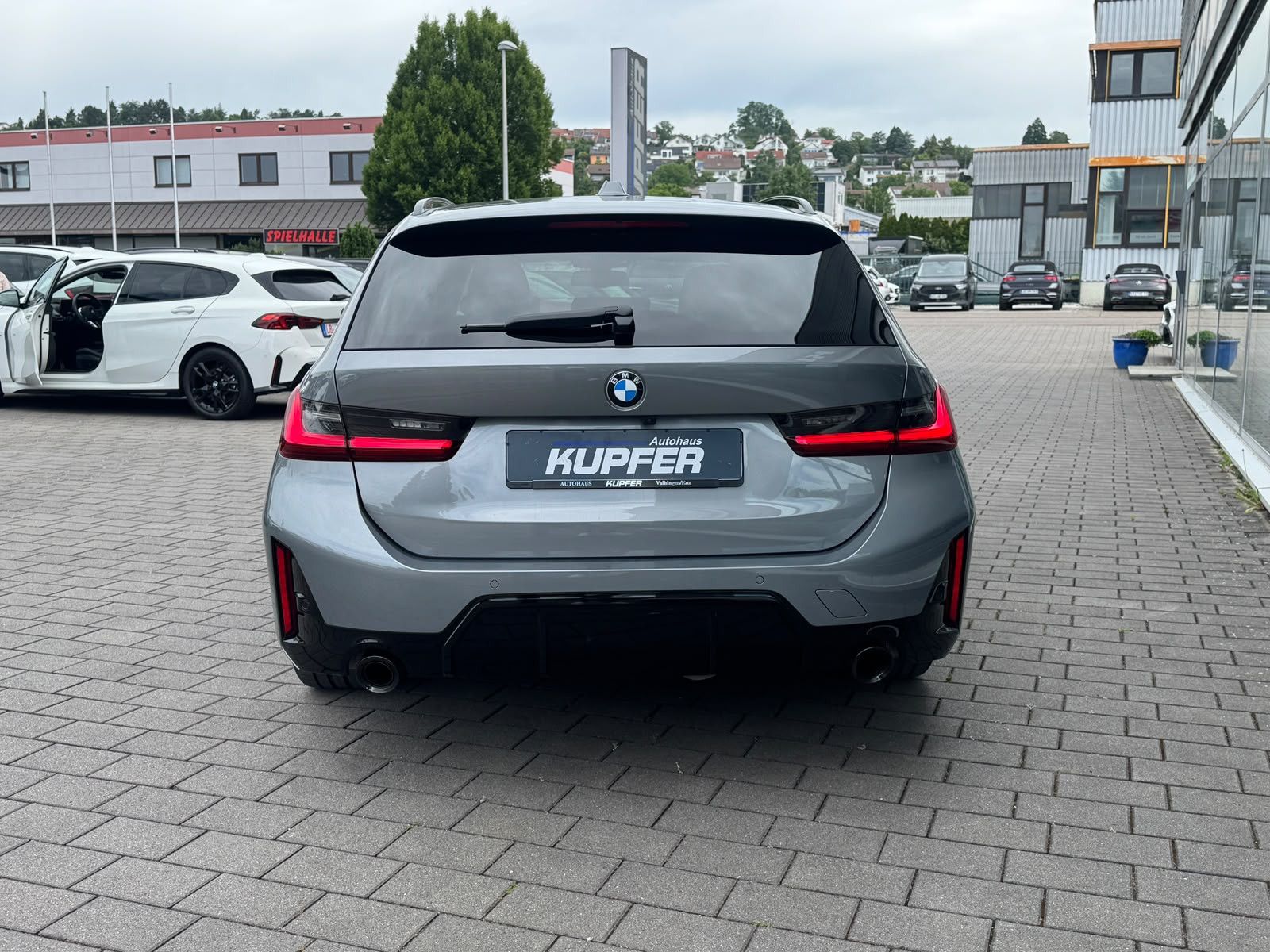 BMW 320 d xDriv Tou M Sport PRO ACC°Pano-Mem.°Stdhzg