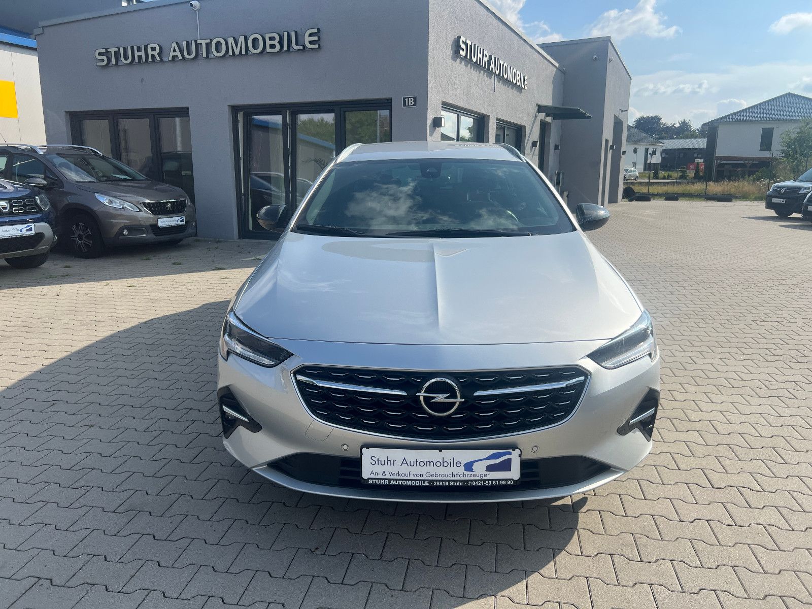 Opel Insignia B Sports Tourer Aut. - Samsaru's Car Outlet