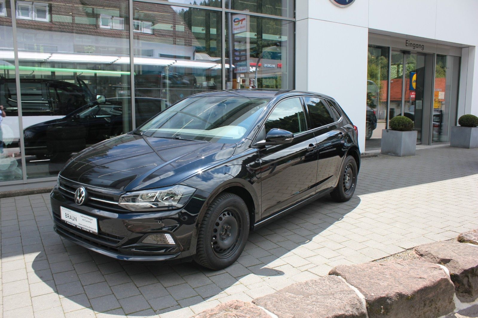 Volkswagen Polo VI Comfortline 1.0 TSI DSG - Samsaru's Car Outlet