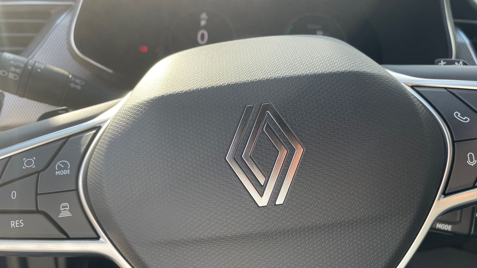 Renault Arkana TECHNO Mild Hybrid - Samsaru's Car Outlet