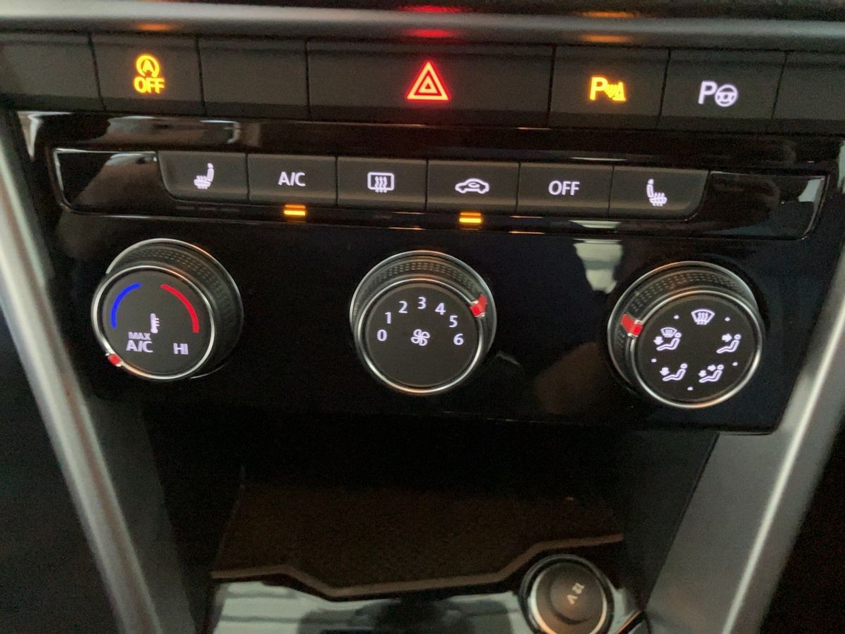 Volkswagen T-ROC 1.0 TSI LIFE - Samsaru's Car Outlet