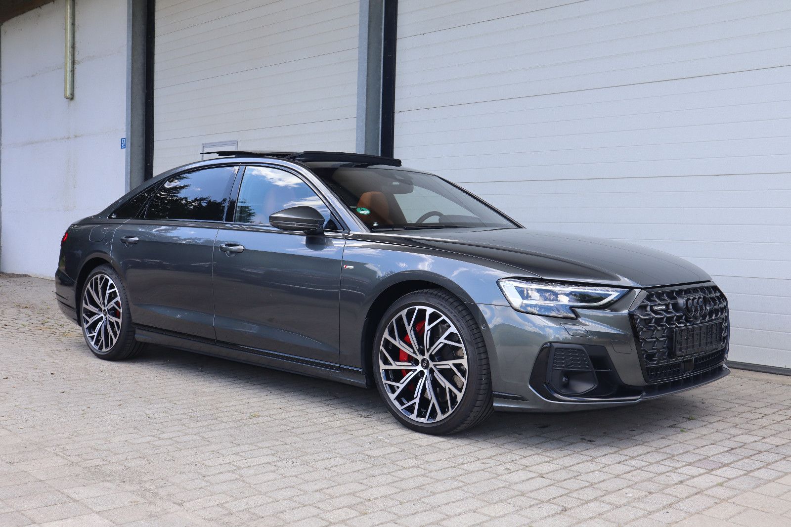 Audi A8L 60 TFSI V8 lang exclusive - Samsaru's Car Outlet