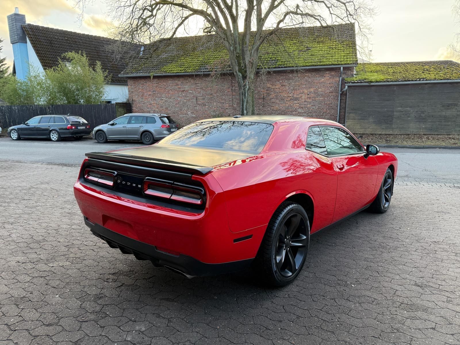 Dodge 5,7 V8*SRT KIT*LEDER*NAVI*KEYLESS*GARNTIE*SERVIC
