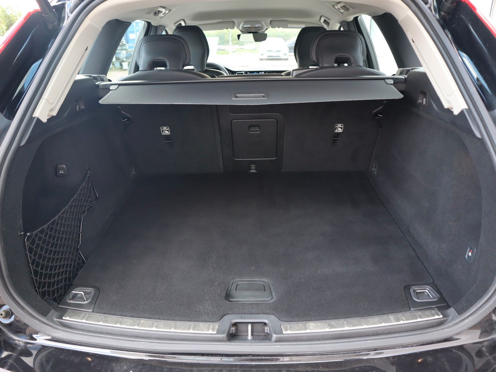 Volvo XC60 B4 Plus Dark AWD