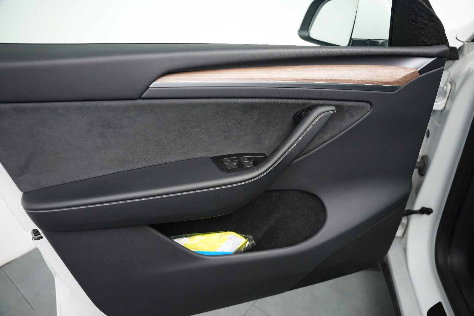 Tesla Model Y Long Range Dual*PanoramaGlasdach*Subwoof
