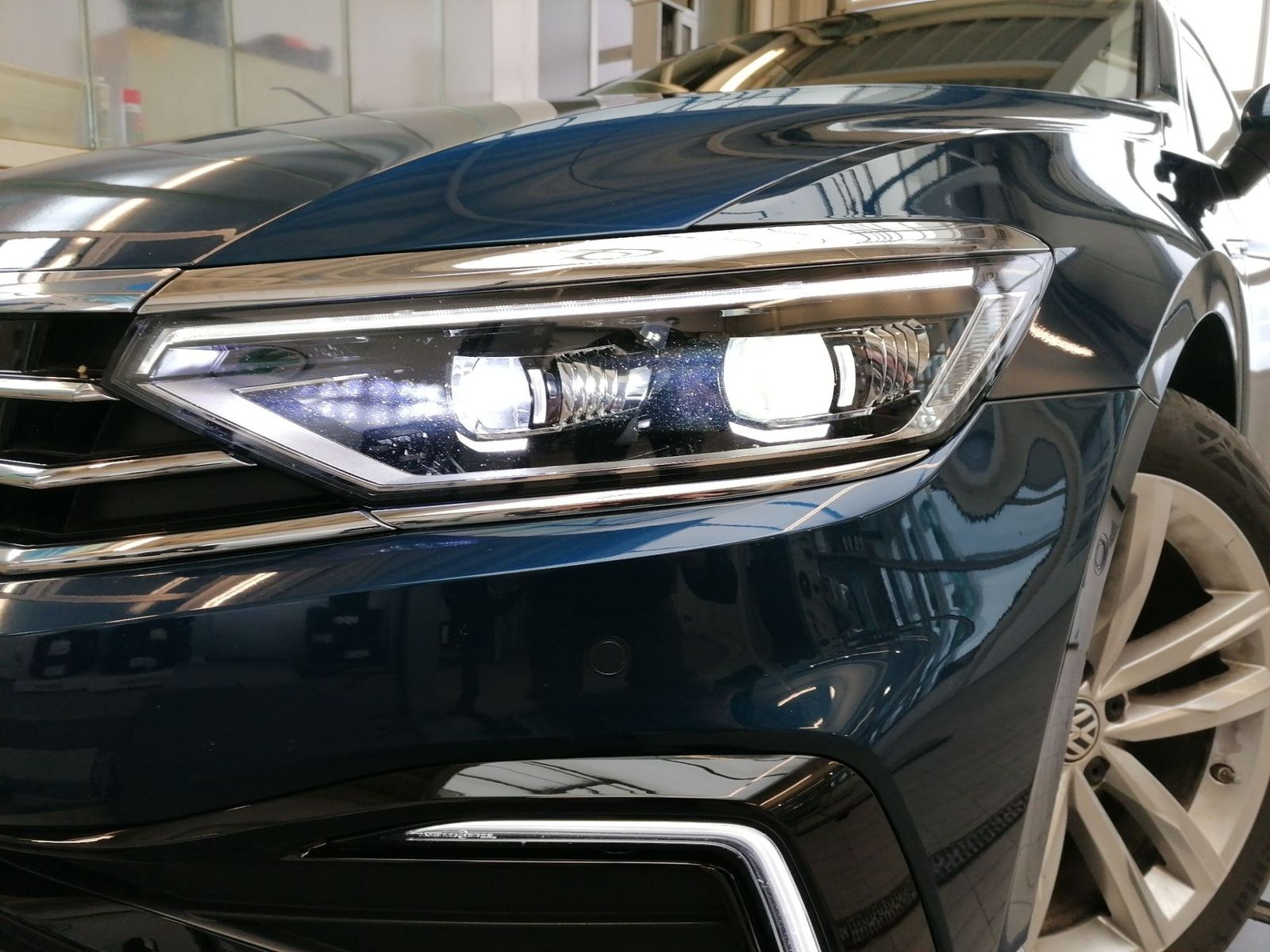Volkswagen Passat GTE R-Line - Samsaru's Car Outlet