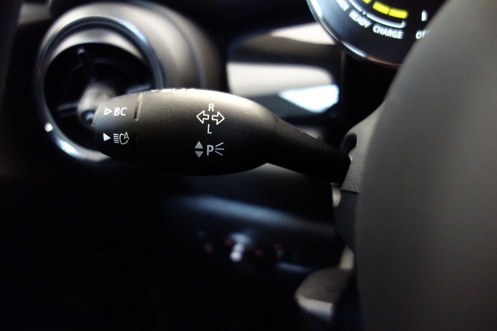 MINI Cooper SE Classic - Samsaru's Car Outlet