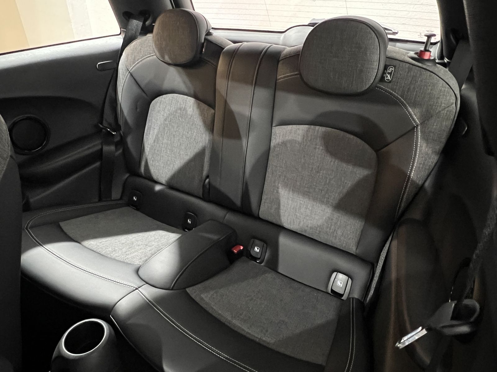 MINI Cooper SE Trim - Samsaru's Car Outlet